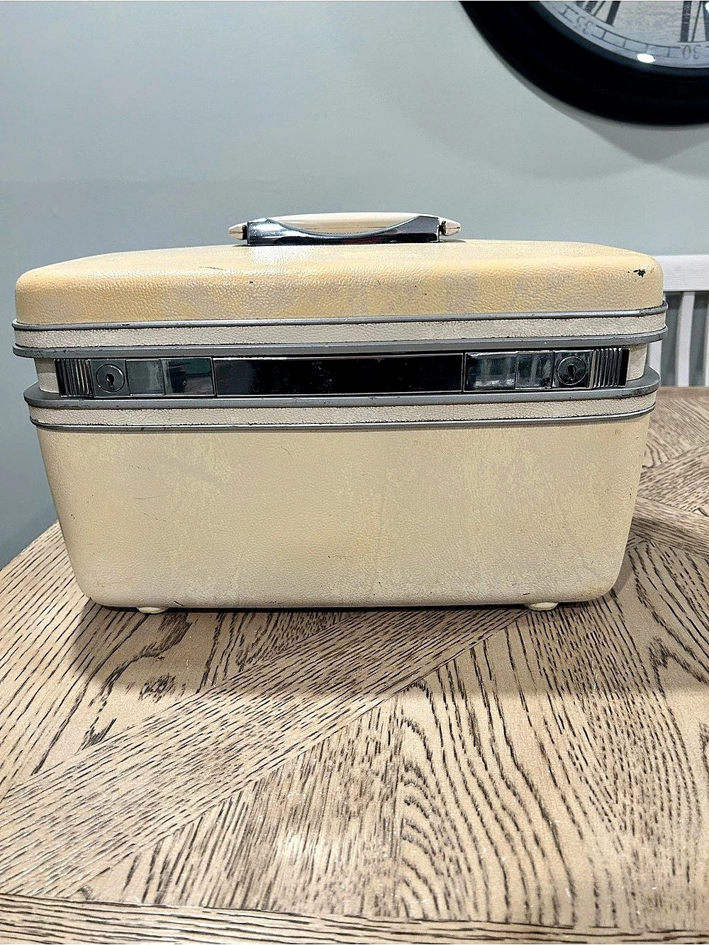 Vintage Samsonite Train Case with key
